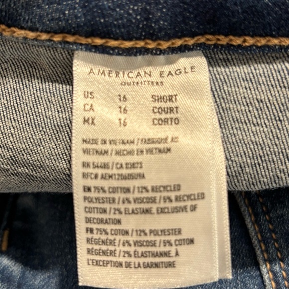 AMERICAN EAGLE Sz 16S Super High Rise Flare Distressed Hem Mid-Wash Jeans NEW - Picture 13 of 13